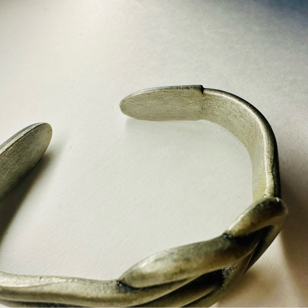 🥂SOLD🥂Pewter Double Love Knot Silver Cuff Bracelet - Picture 4 of 8